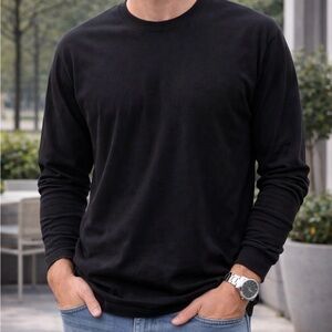Men's Black Long-Sleeve Crewneck Tee